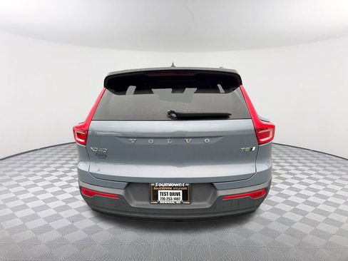 Used 2022 Volvo XC40 T5 R-Design w/ Advanced Package image 6