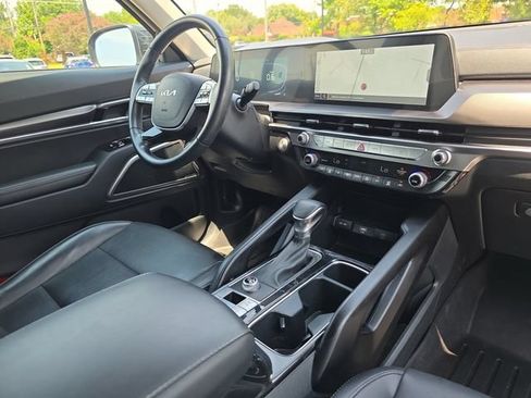 Used 2024 Kia Telluride LX FWD image 17