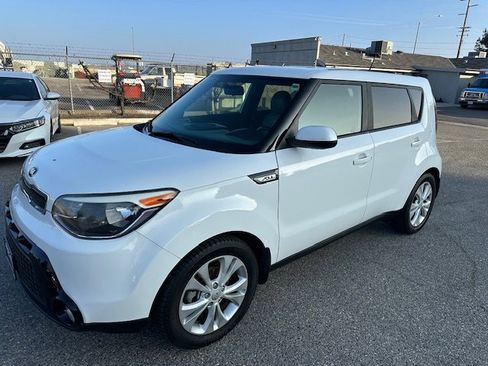 Used 2016 Kia Soul + w/ Audio Package image 1