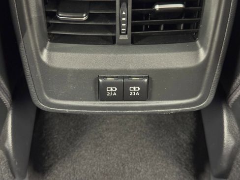 Used 2019 Toyota Avalon XLE w/ Moonroof Package image 31