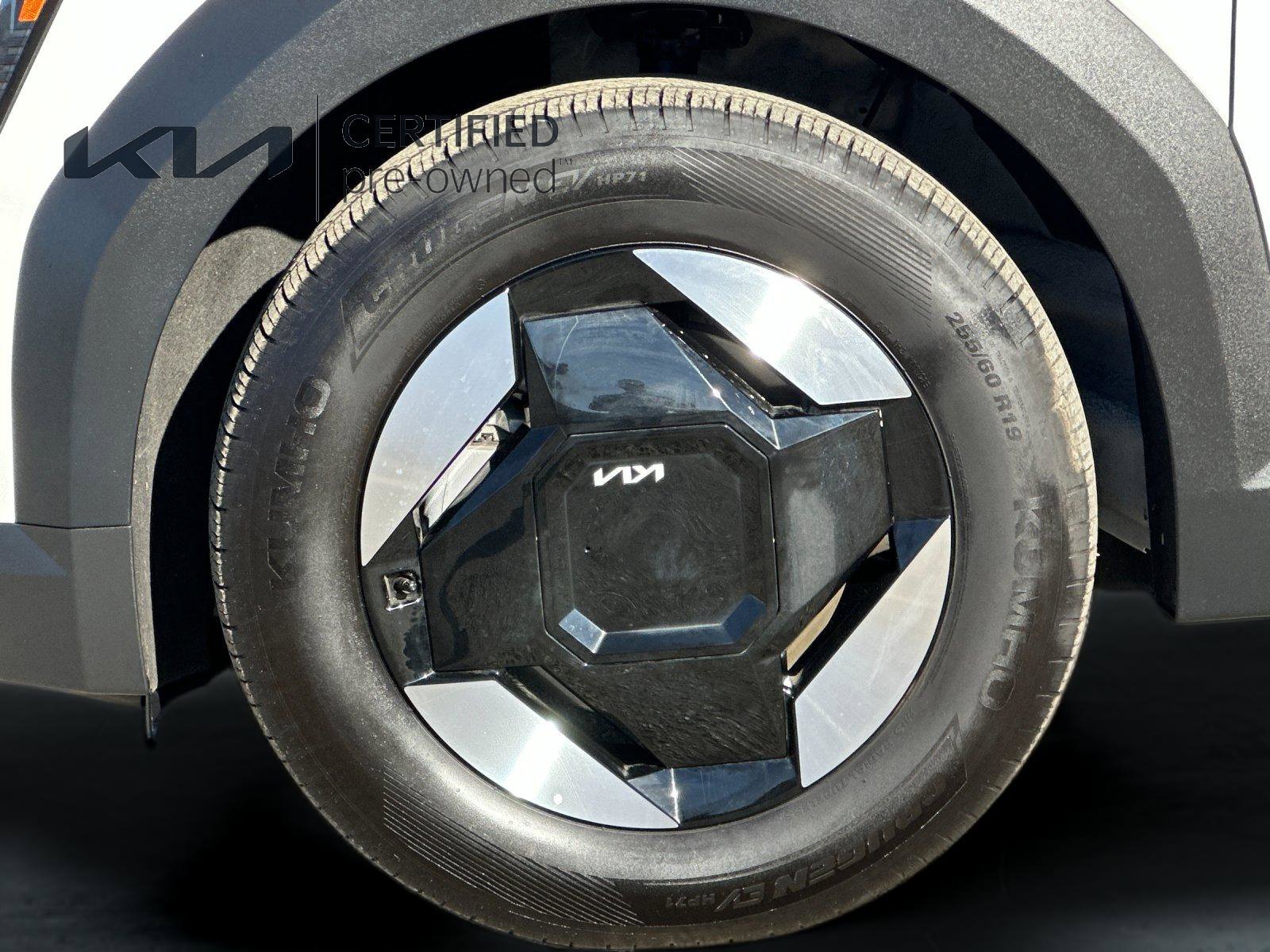 Certified 2024 Kia EV9 Light Long Range RWD image 28