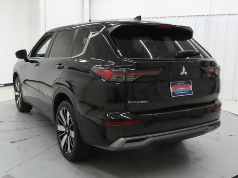 New 2026 Mitsubishi Outlander SE AWD/4WD image 6
