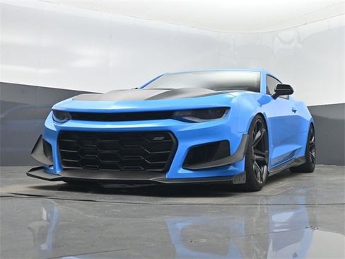 Used 2022 Chevrolet Camaro SS image 38