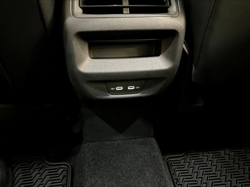 New 2026 Volkswagen Tiguan SE image 22