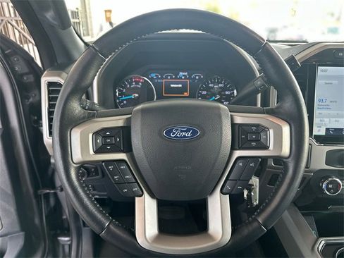 Certified 2022 Ford F250 Lariat w/ Black Appearance Package image 15