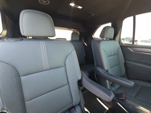 Used 2024 GMC Acadia AT4 image 16