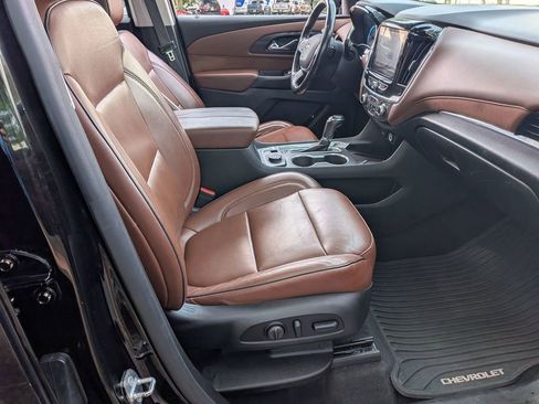 Used 2018 Chevrolet Traverse High Country AWD/4WD image 33