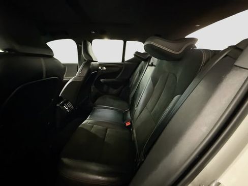 Used 2021 Volvo XC40 T5 R-Design w/ Climate Package image 26