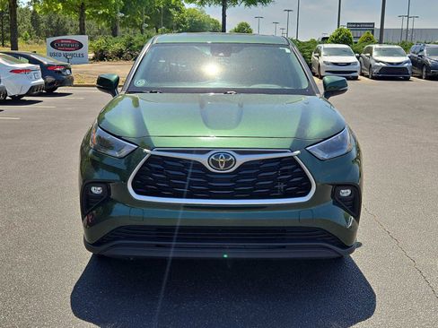 Used 2023 Toyota Highlander LE image 4