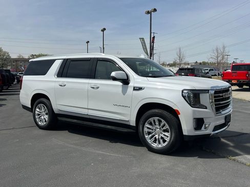 Used 2024 GMC Yukon XL SLT w/ SLT Luxury Package AWD/4WD image 3