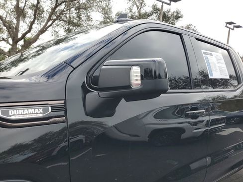 Certified 2025 GMC Sierra 1500 AT4X image 12