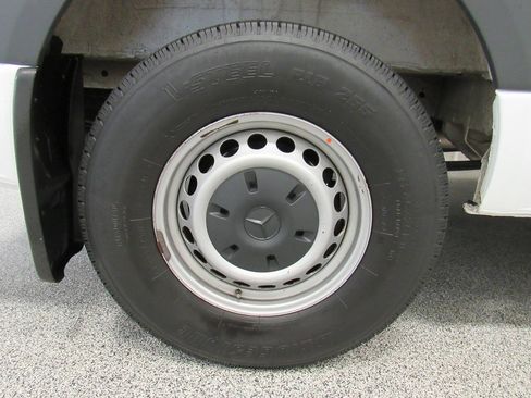 Used 2020 Mercedes-Benz Sprinter 2500 image 15