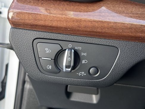 Used 2023 Audi Q5 2.0T Premium image 19