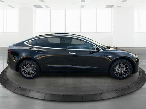 Used 2019 Tesla Model 3 Standard Range Plus image 6