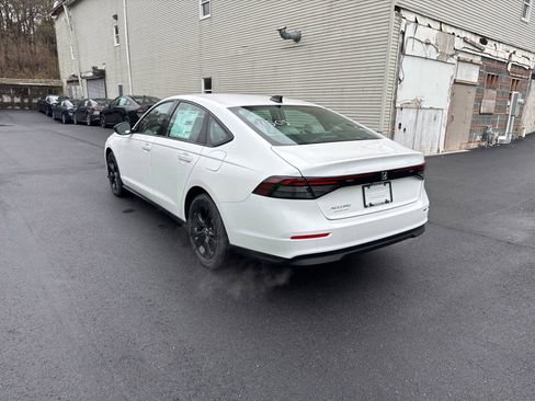 New 2025 Honda Accord SE image 4