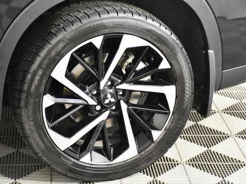 Used 2023 Mitsubishi Outlander SE image 50