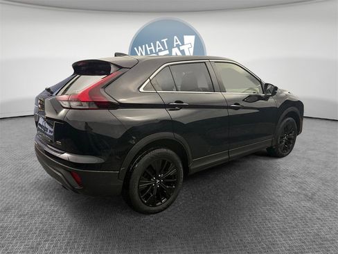 Used 2022 Mitsubishi Eclipse Cross LE image 3