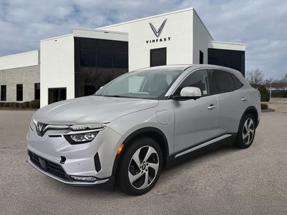 New 2025 VinFast VF 8 Eco