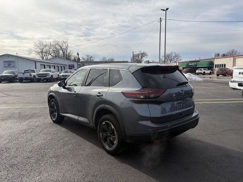 Used 2024 Nissan Rogue SV image 21