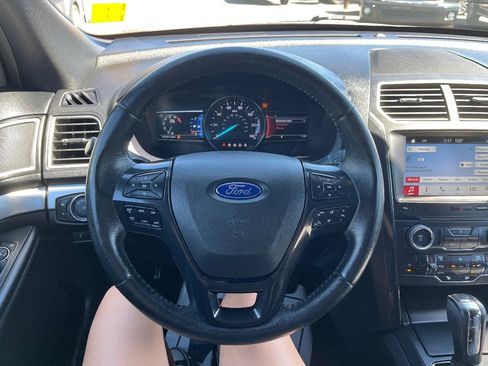 Used 2017 Ford Explorer XLT w/ Equipment Group 202A image 18