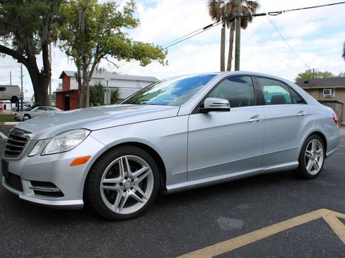 Used 2013 Mercedes-Benz E 350 4MATIC Sedan image 3