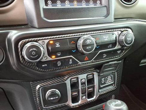 Used 2018 Jeep Wrangler Unlimited Sport S image 27