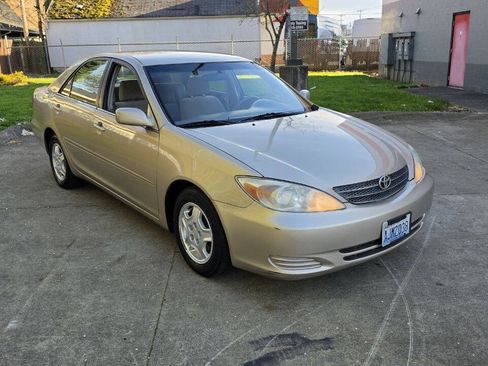 Used 2003 Toyota Camry LE FWD image 1