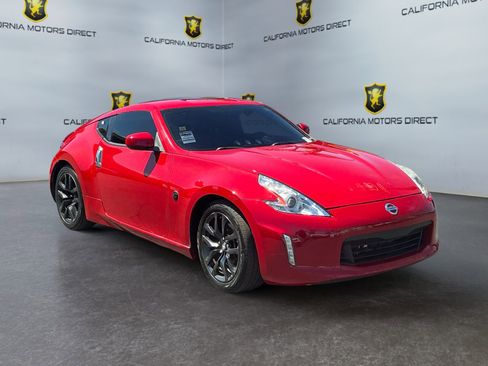 Used 2018 Nissan 370Z Coupe RWD image 7