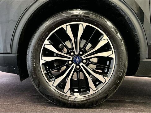 Used 2022 Ford Escape SE w/ SE Sport Appearance Package image 8