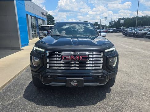 Used 2023 GMC Canyon Denali w/ Denali Black Edition AWD/4WD image 8