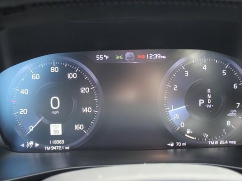 Used 2019 Volvo XC40 T5 Momentum image 15