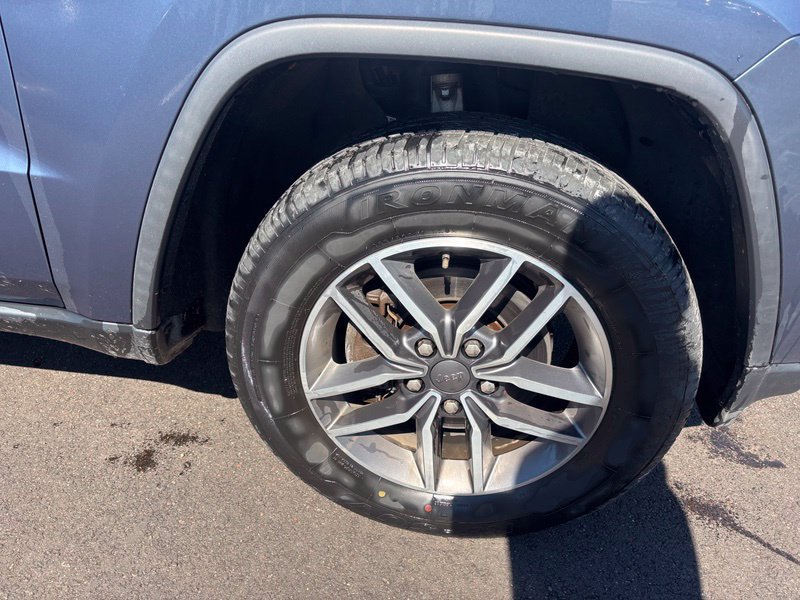 Used 2020 Jeep Grand Cherokee Limited AWD/4WD image 17