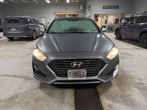 Used 2018 Hyundai Sonata SE image 2