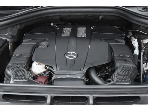 Used 2017 Mercedes-Benz GLS 450 4MATIC image 24