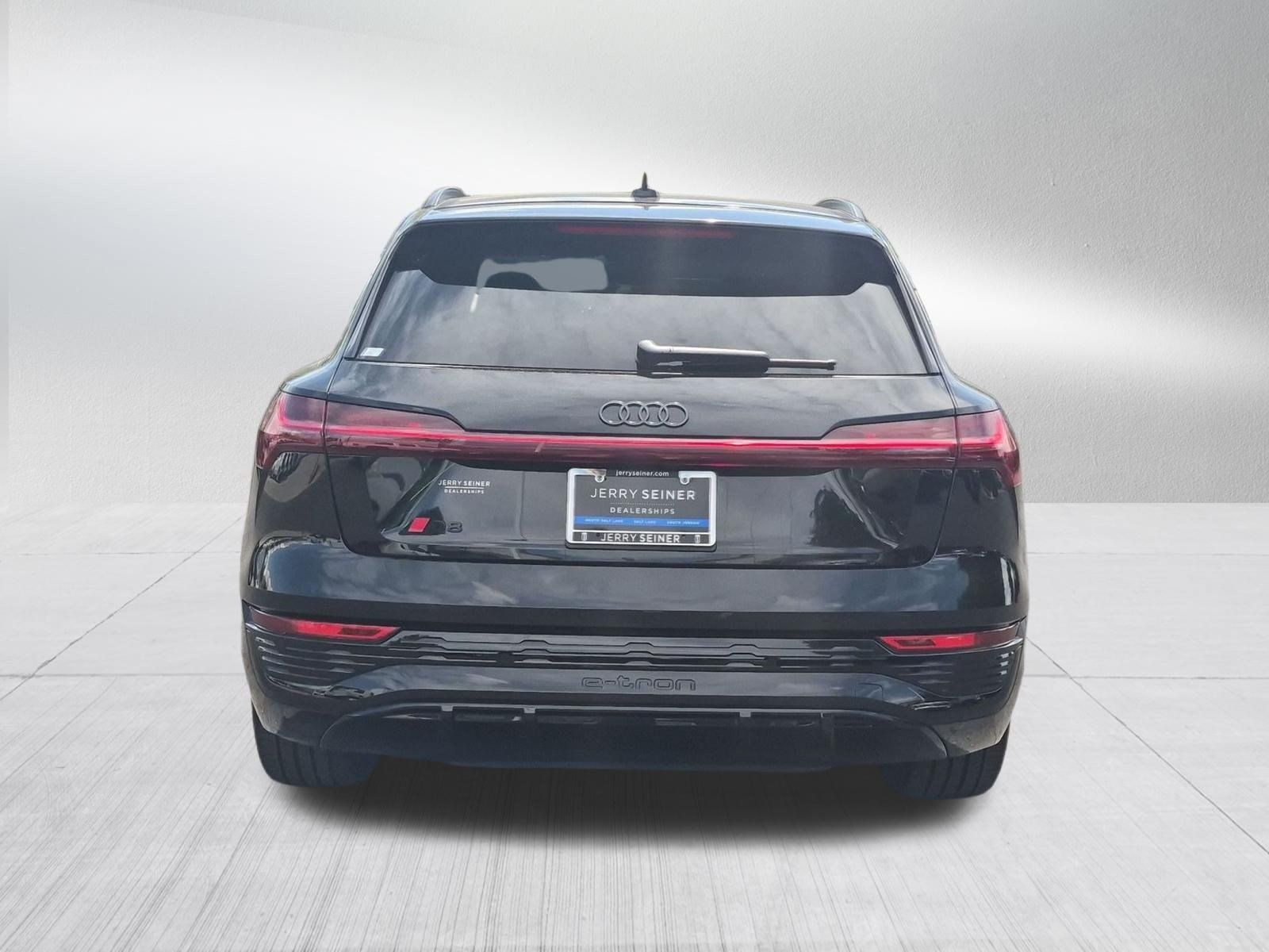 Used 2024 Audi Q8 e-tron Prestige AWD/4WD image 4