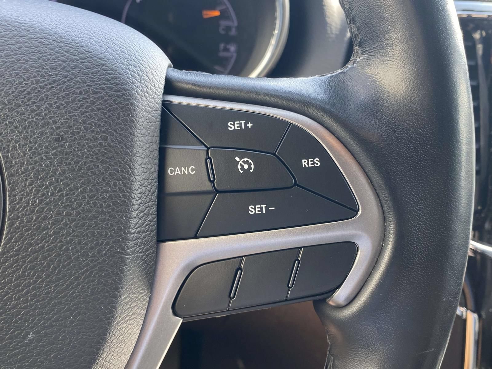 Used 2021 Jeep Grand Cherokee Limited AWD/4WD image 23