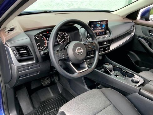 Certified 2023 Nissan Rogue SV image 14