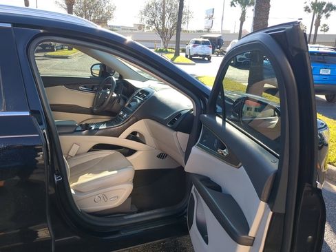 Used 2020 Lincoln Nautilus Reserve w/ Equipment Group 201A image 19