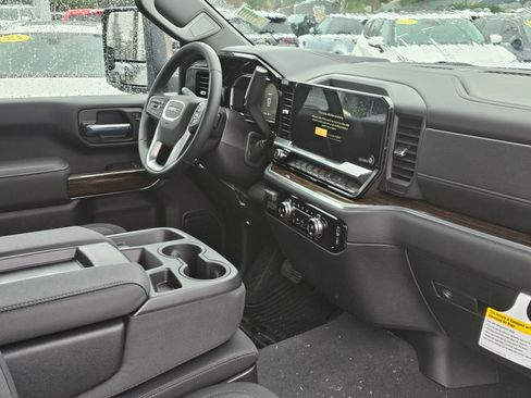 New 2026 GMC Sierra 3500 SLE w/ SLE Convenience Package AWD/4WD image 10
