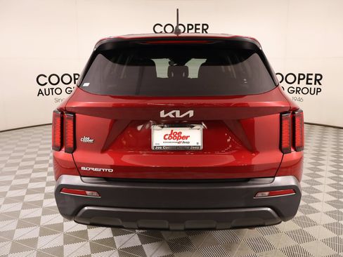 Used 2023 Kia Sorento LX FWD image 21