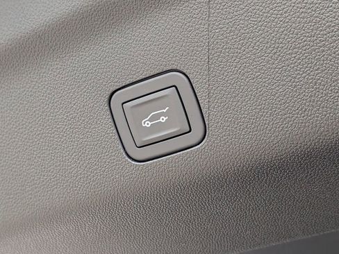New 2026 GMC Yukon Elevation w/ Elevation Premium Package AWD/4WD image 32