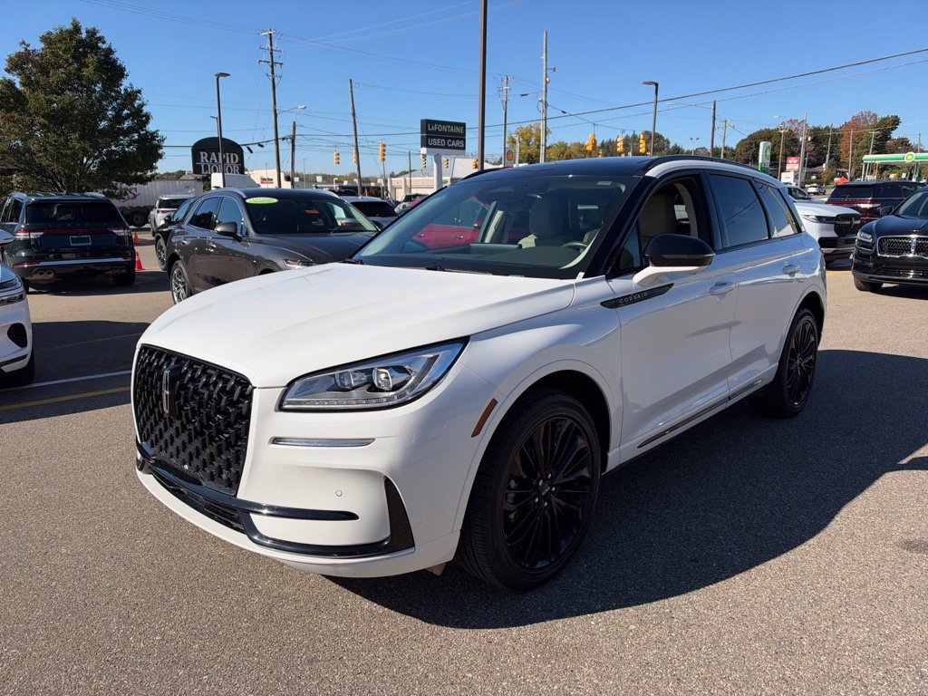 Used 2023 Lincoln Corsair Reserve w/ Equipment Group 201A AWD/4WD image 1