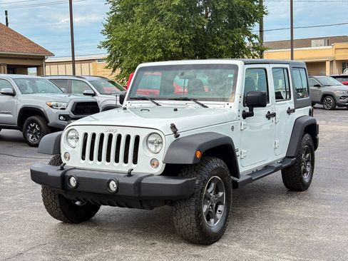 Used 2017 Jeep Wrangler Unlimited Sport w/ Connectivity Group AWD/4WD image 5