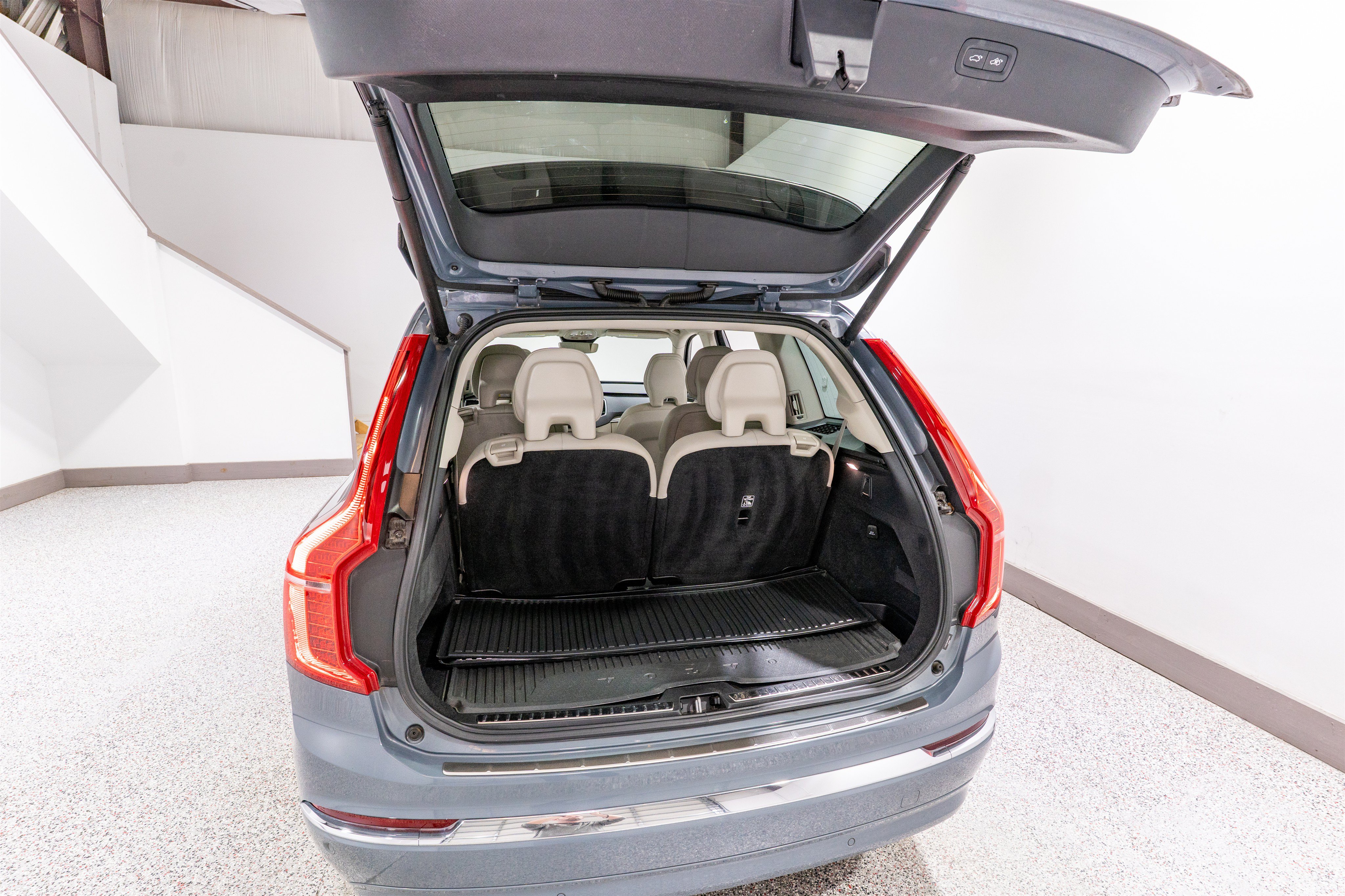 Used 2023 Volvo XC90 B6 Plus w/ Protection Package Premier AWD/4WD image 33