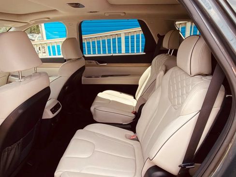 Used 2022 Hyundai Palisade Limited w/ Winter Package AWD/4WD image 19