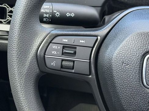 Used 2025 Honda Accord LX image 18