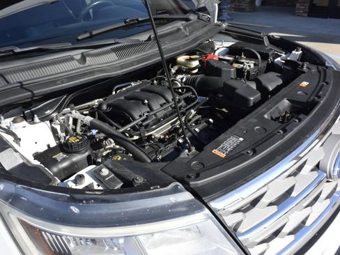 Used 2018 Ford Explorer XLT w/ Equipment Group 201A image 35