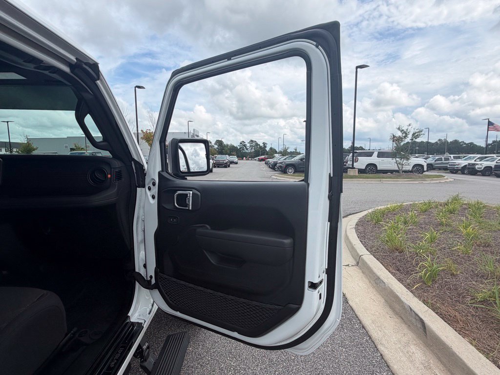 Certified 2025 Jeep Gladiator Mojave AWD/4WD image 53