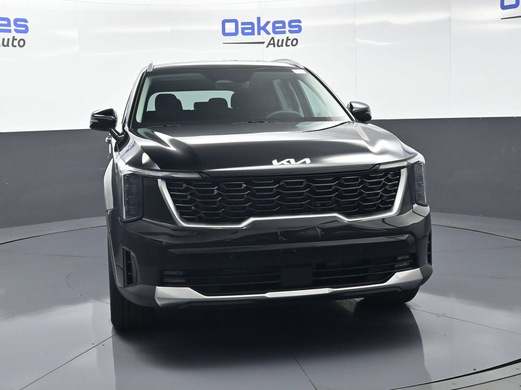 Certified 2026 Kia Sorento EX AWD/4WD image 2