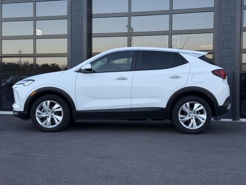 Used 2024 Buick Encore GX Preferred image 2